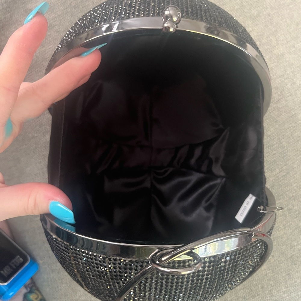 Black and Silver 8 Ball Clutch - Picture 4 of 4
